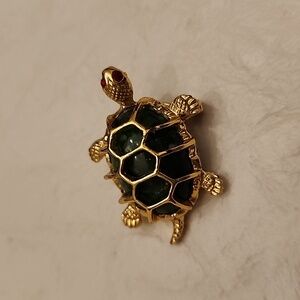 Turtle brooch vintage